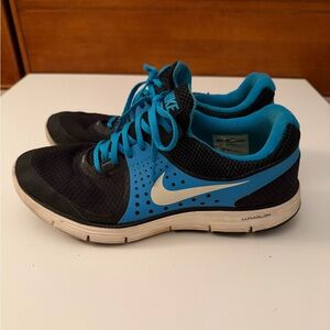 Black and Blue Nike Running Shoes, 9.5
